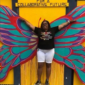 Meet your Posher, Lorraine